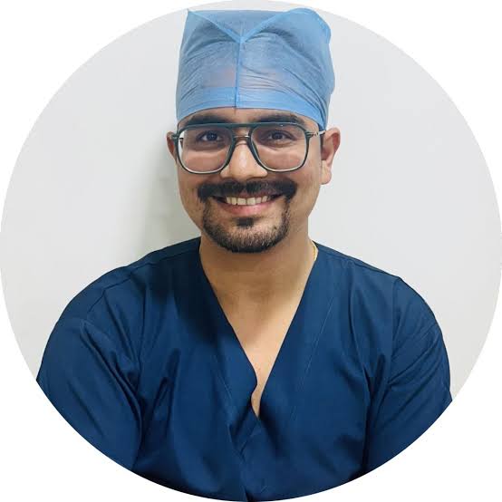 Dr Vineet Mutha